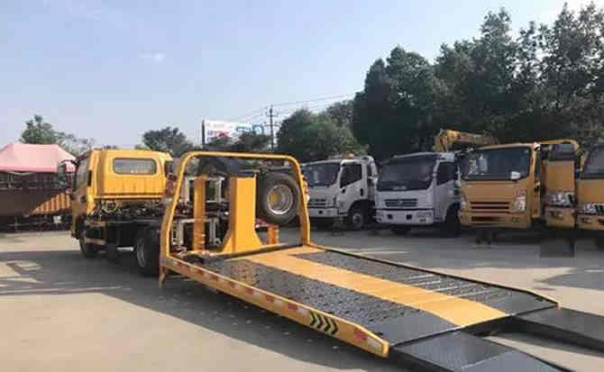 囊谦汽车中途维修案例